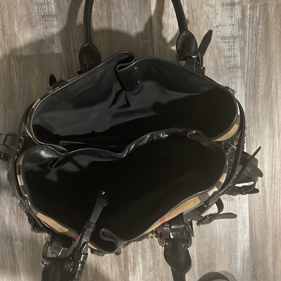 Burberry Rowan studded satchel - Picture 7 of 14